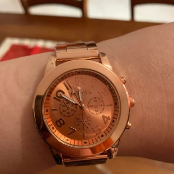 Fashion Women Analog Quartz  Stainless St - Picture 3 of 3